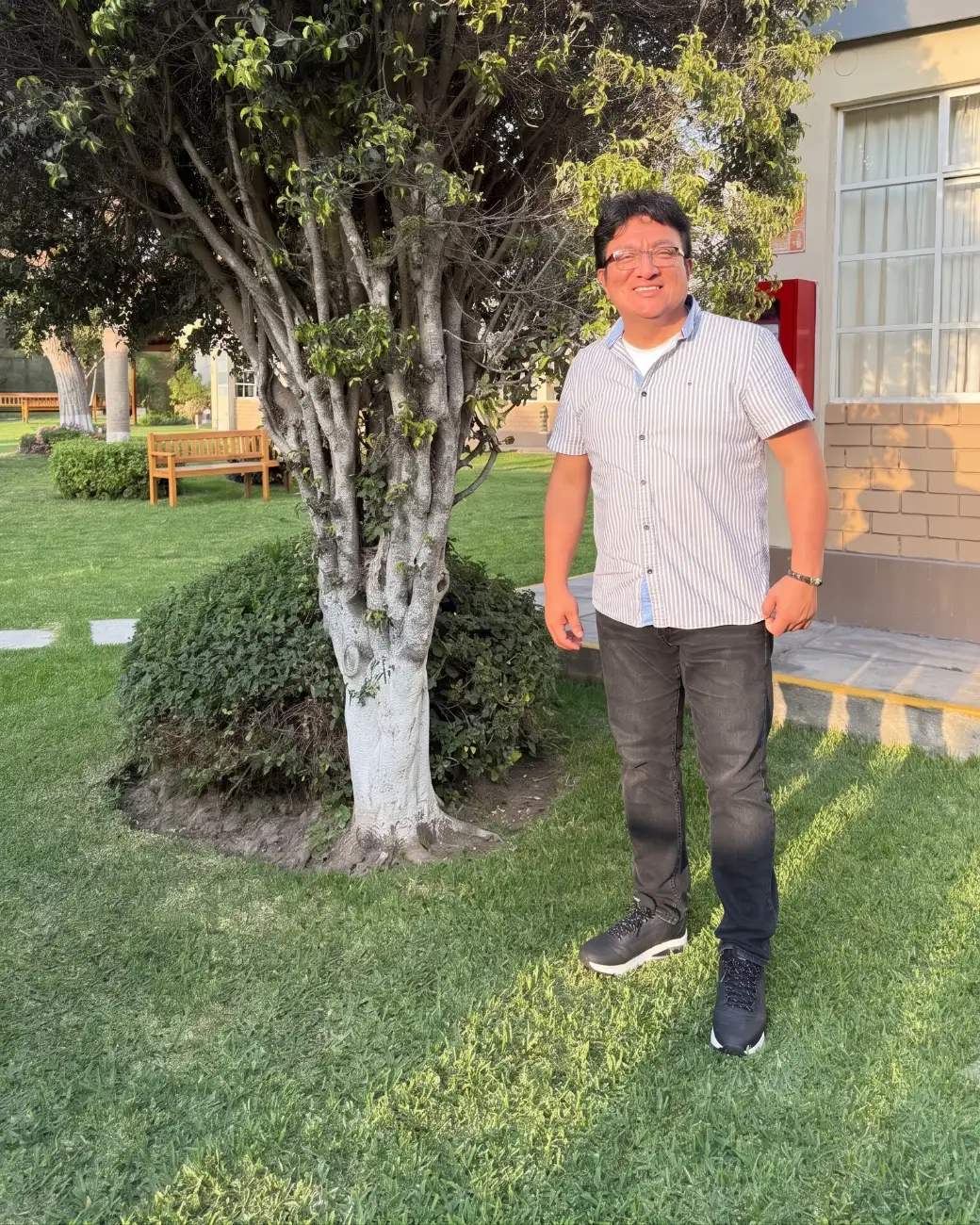 Max Carbonel, especialista en finanzas y saneamiento inmobiliario en Lima, Perú